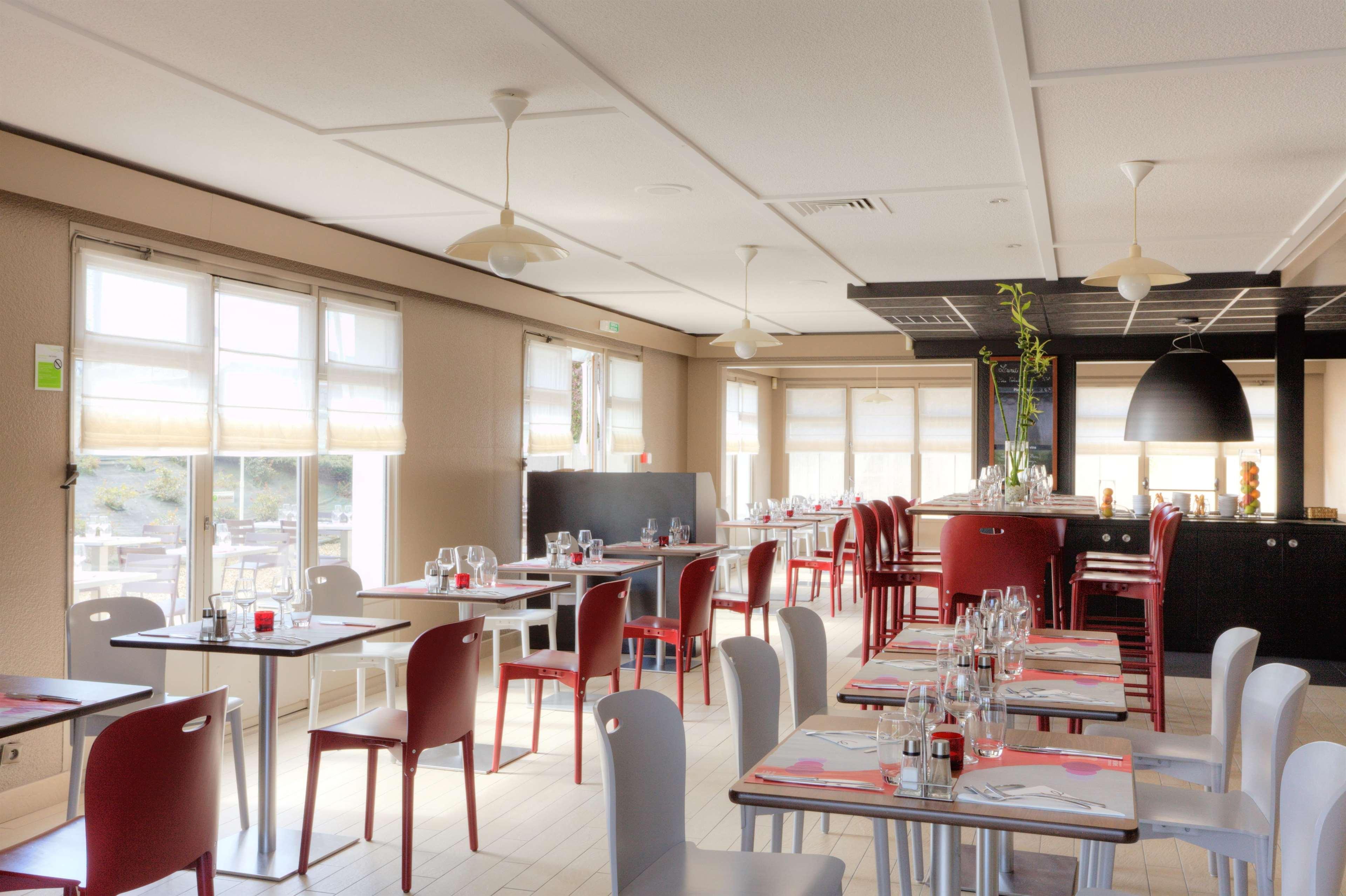Campanile Poitiers Hotel Bagian luar foto