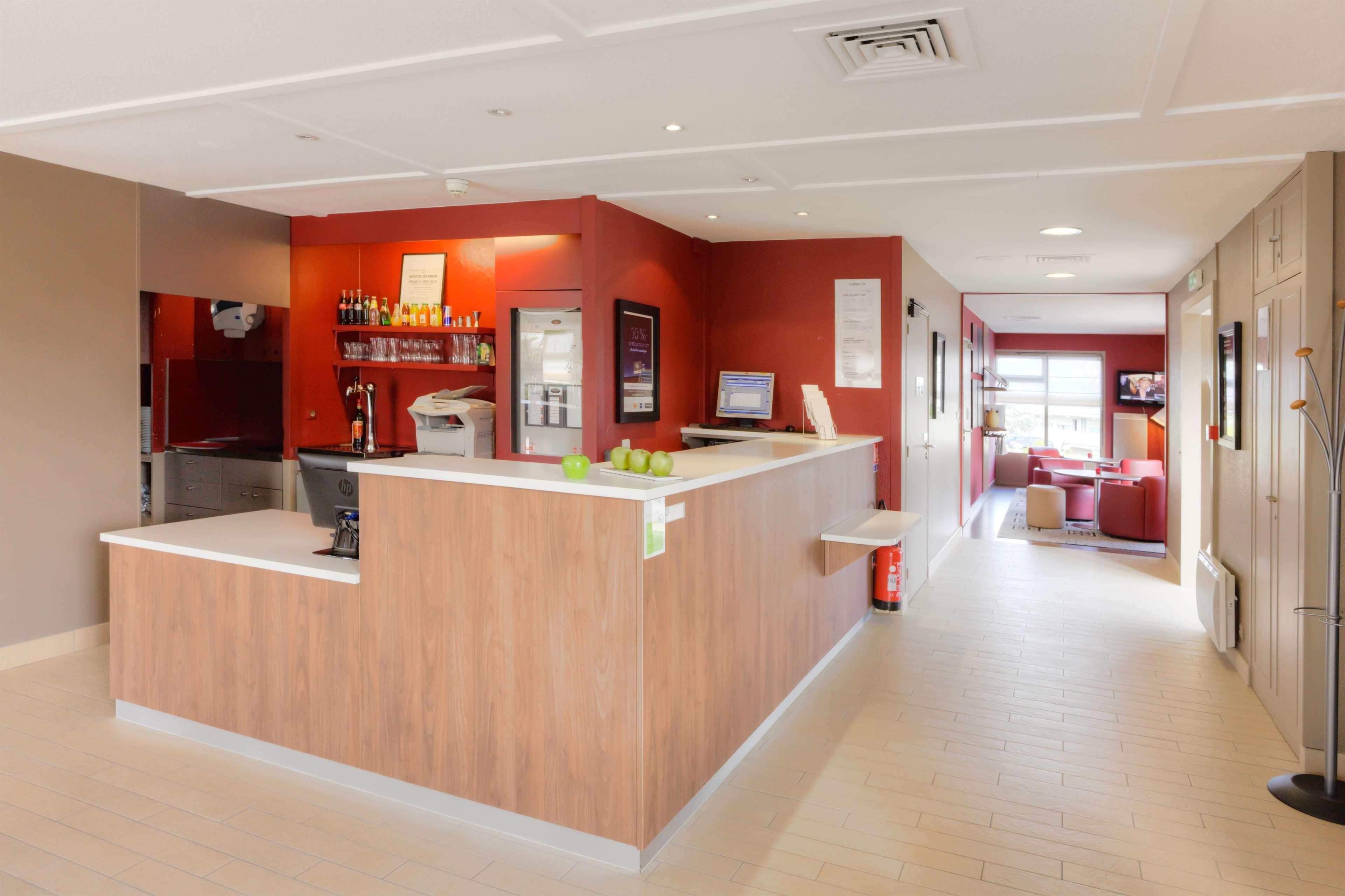 Campanile Poitiers Hotel Bagian luar foto
