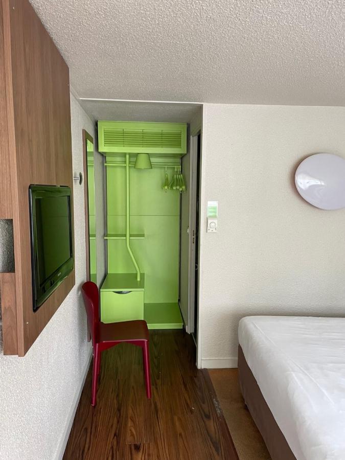 Campanile Poitiers Hotel Bagian luar foto