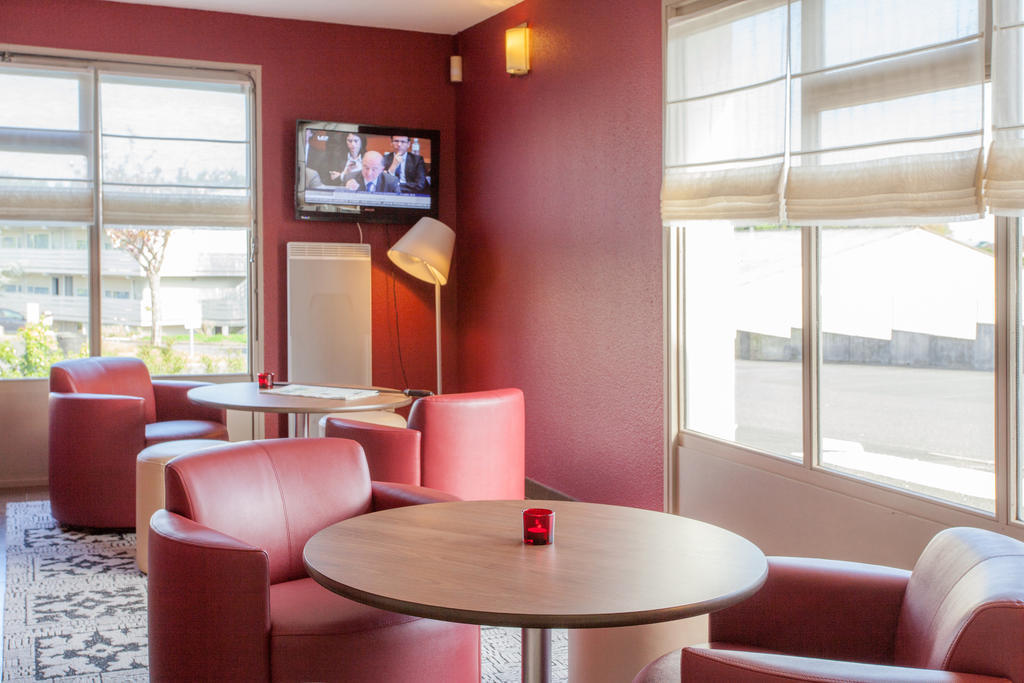Campanile Poitiers Hotel Bagian luar foto